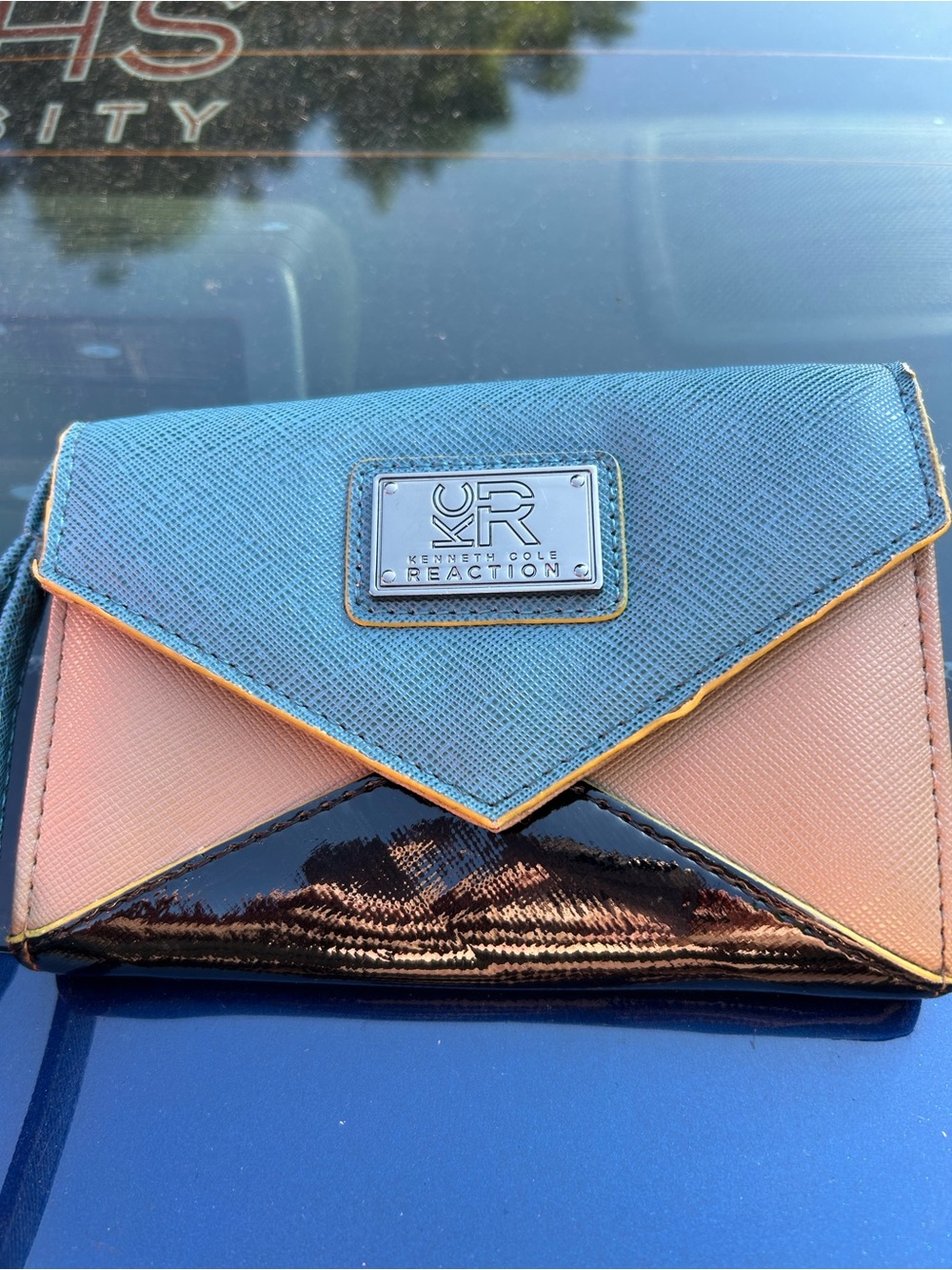 EUC Kenneth Cole Reactions Envelope-Style Wallet/Wrislet